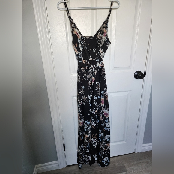 NWOT flowy dress - Picture 2 of 3